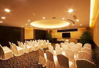фото отеля Oasis Court Hotel Apartments