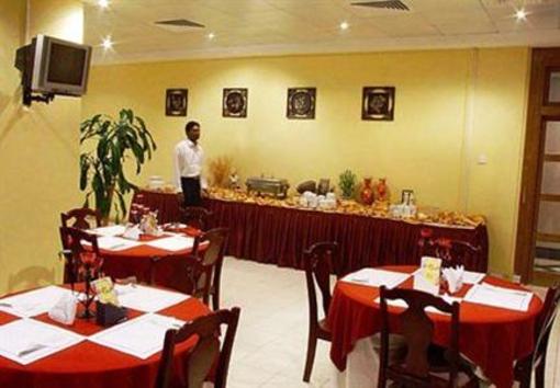 фото отеля Oasis Court Hotel Apartments