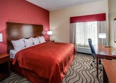 фото отеля Quality Inn & Suites Altoona