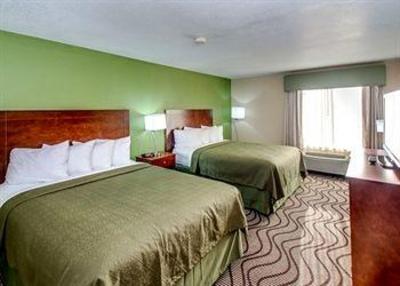 фото отеля Quality Inn & Suites Altoona