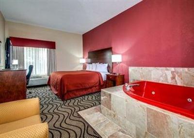 фото отеля Quality Inn & Suites Altoona