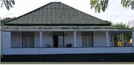 фото отеля Sunbird Accommodation & Backpackers
