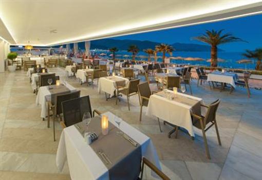 фото отеля The Beach Front Hotel