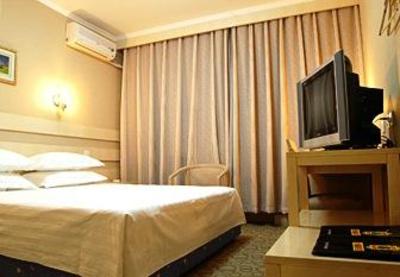 фото отеля Super 8 Shijiazhuang Yanchun