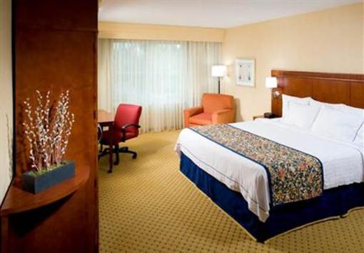 фото отеля Courtyard Seattle Kirkland
