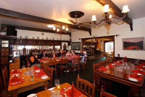 фото отеля Dawson Falls Romantic Hotel