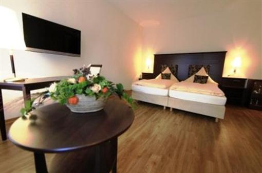 фото отеля Landhotel Mollhagen Schulp bei Nortorf