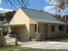 фото отеля Ambrose Cottage Castlemaine