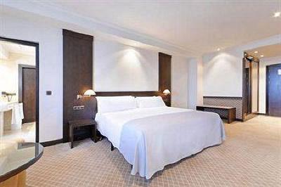 фото отеля Tryp Oviedo