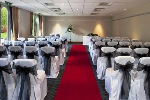 фото отеля Holiday Inn Gloucester Cheltenham