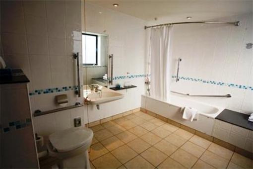 фото отеля Holiday Inn Gloucester Cheltenham