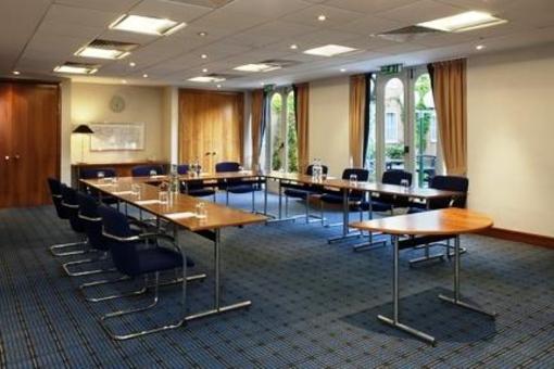 фото отеля Holiday Inn Gloucester Cheltenham