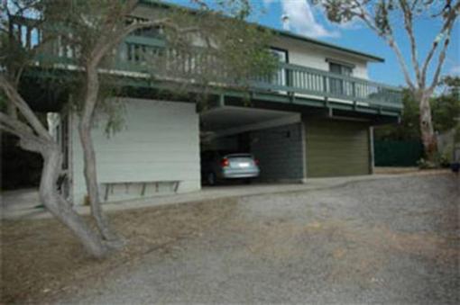 фото отеля Elizabeth Cove Cottage & Beach House Phillip Island