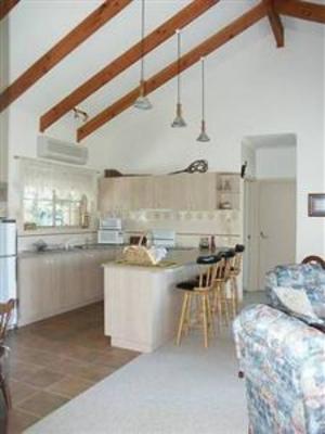 фото отеля Elizabeth Cove Cottage & Beach House Phillip Island