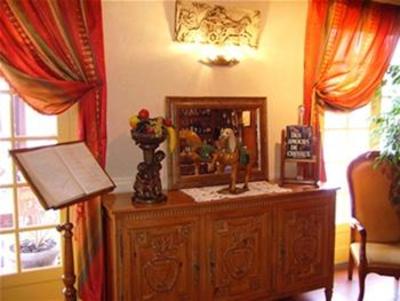 фото отеля Le Manoir Henri IV