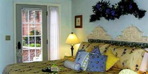фото отеля Toad Hall Manor Bed and Breakfast