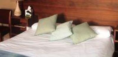фото отеля The Rose & Crown Bed & Breakfast Warwick