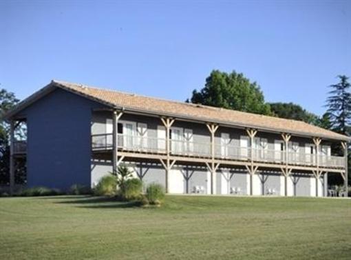 фото отеля Hotellerie La Petite Couronne Saint-Cricq-Chalosse