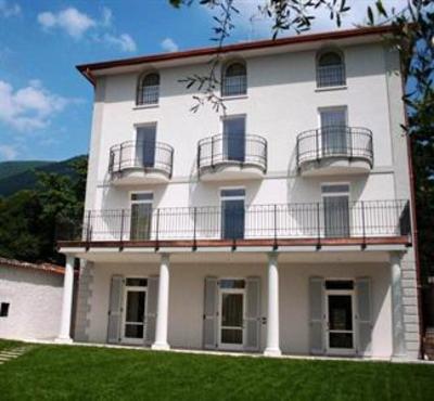 фото отеля Villa Mughetto Apartments Gardone Riviera