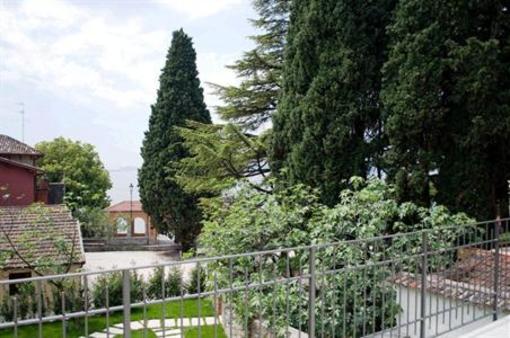 фото отеля Villa Mughetto Apartments Gardone Riviera