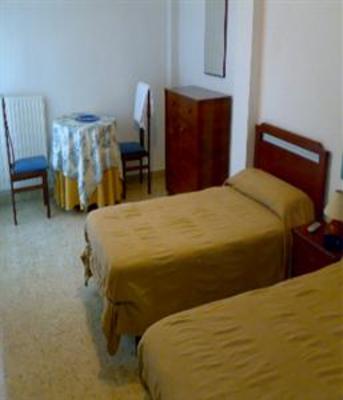 фото отеля Pension Cinco Villas Logrono