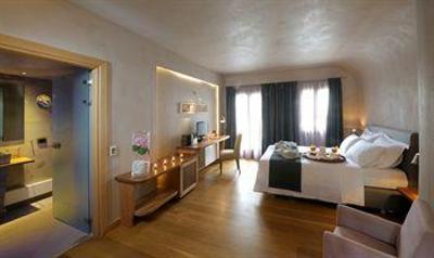 фото отеля Valeni Boutique Hotel
