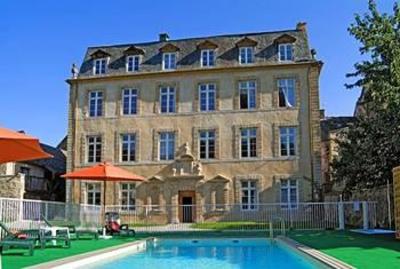 фото отеля Residence Le Chateau Ricard Saint-Geniez-d'Olt
