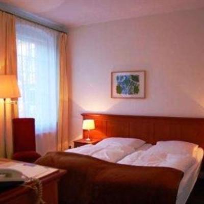 фото отеля Hotel Vierseithof Luckenwalde