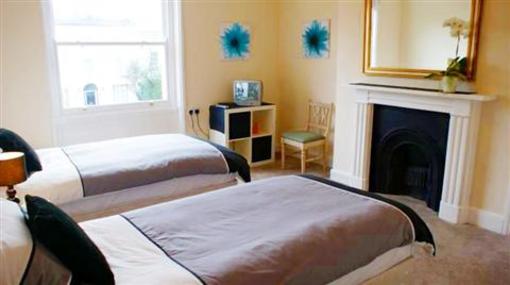 фото отеля Bentons Guest House