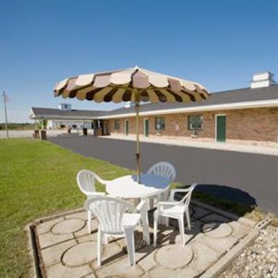 фото отеля American Inn Sturgis