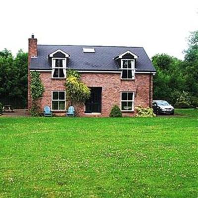 фото отеля Bluebell Cottage Lisnaskea