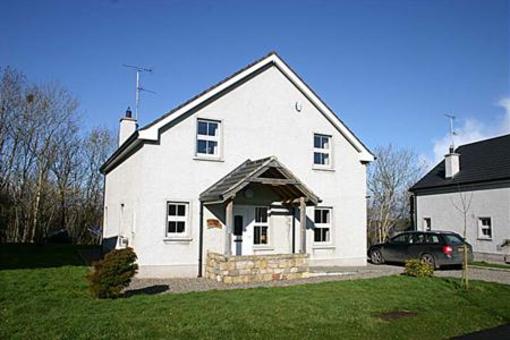 фото отеля Bluebell Cottage Lisnaskea