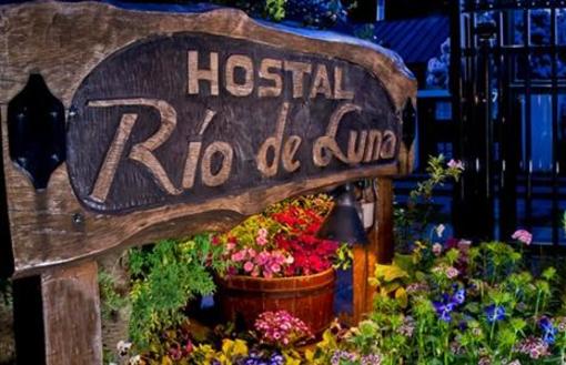 фото отеля Hostal Rio de Luna