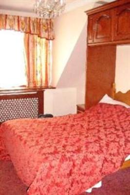 фото отеля Heathrow Inn Hayes London