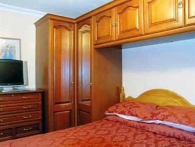 фото отеля Heathrow Inn Hayes London