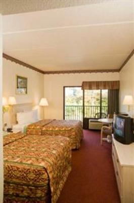 фото отеля Pigeon River Inn
