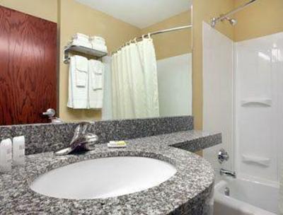 фото отеля Microtel Inn & Suites Rogers