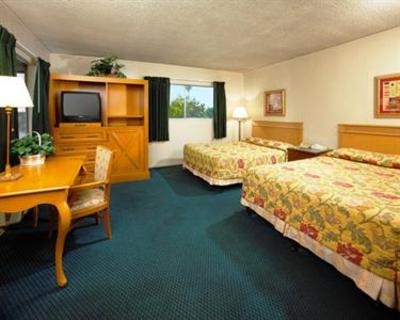 фото отеля American Inn Downey