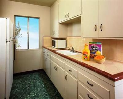фото отеля American Inn Downey