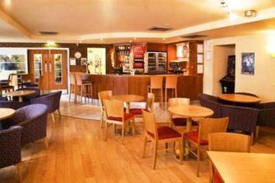 фото отеля Premier Inn Borehamwood