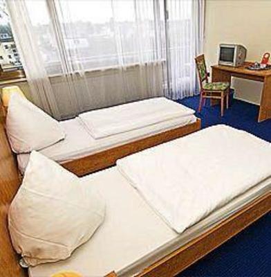 фото отеля Am Flughafen Hotel