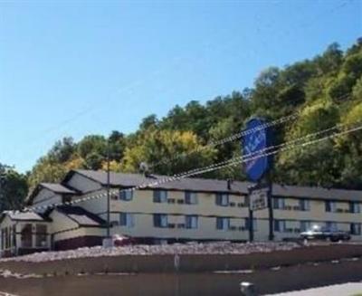 фото отеля Nichols Inn & Suites Winona