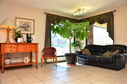 фото отеля Canadas Best Value Inn Kelowna
