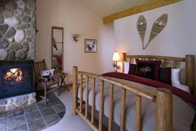 фото отеля Moraine Lake Lodge