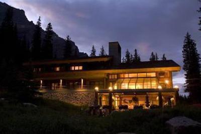 фото отеля Moraine Lake Lodge