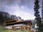 фото отеля Moraine Lake Lodge