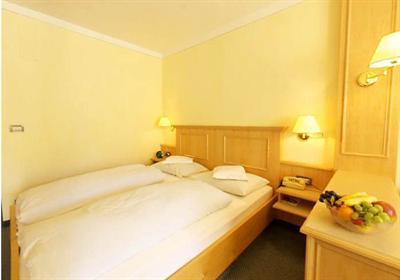 фото отеля Hotel Matillhof Latsch