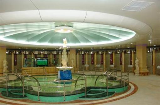 фото отеля Dalian Aerbin Jinshan Hotel Water Park
