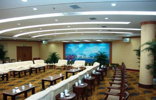 фото отеля Dalian Aerbin Jinshan Hotel Water Park