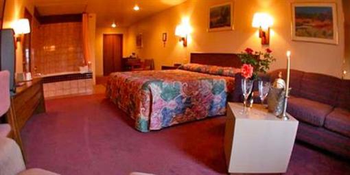 фото отеля GuestHouse Inn & Suites Fort Collins